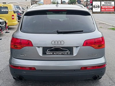Audi Q7 3.0 V6 TDI 240 CV clean diesel quattro tiptronic (8)