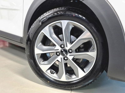Kia Stonic 1.0 T-GDi 100 CV MHEV iMT Style (13)