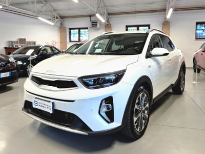 Kia Stonic 1.0 T-GDi 100 CV MHEV iMT Style (3)