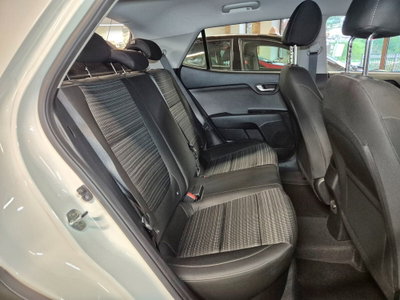 Kia Stonic 1.0 T-GDi 100 CV MHEV iMT Style (8)