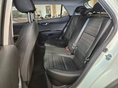 Kia Stonic 1.0 T-GDi 100 CV MHEV iMT Style (9)