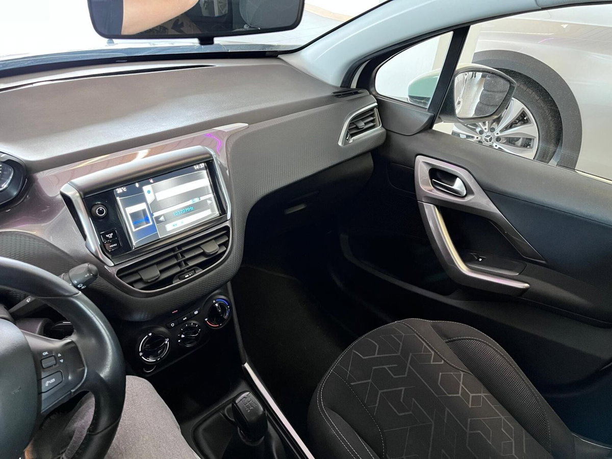 Peugeot 2008 e-HDi 92 CV Stop&Start Active (10)