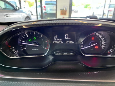 Peugeot 2008 e-HDi 92 CV Stop&Start Active (11)