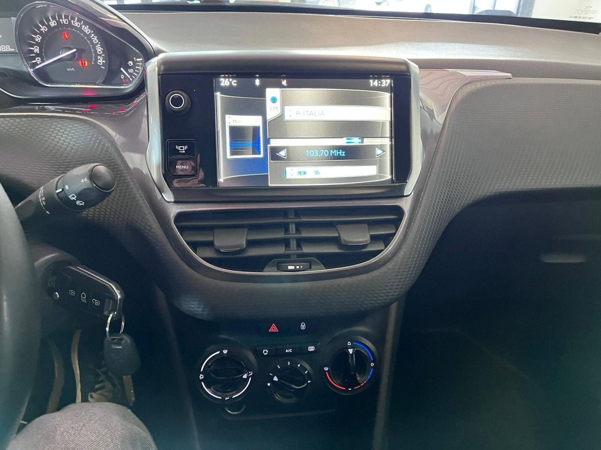 Peugeot 2008 e-HDi 92 CV Stop&Start Active (12)