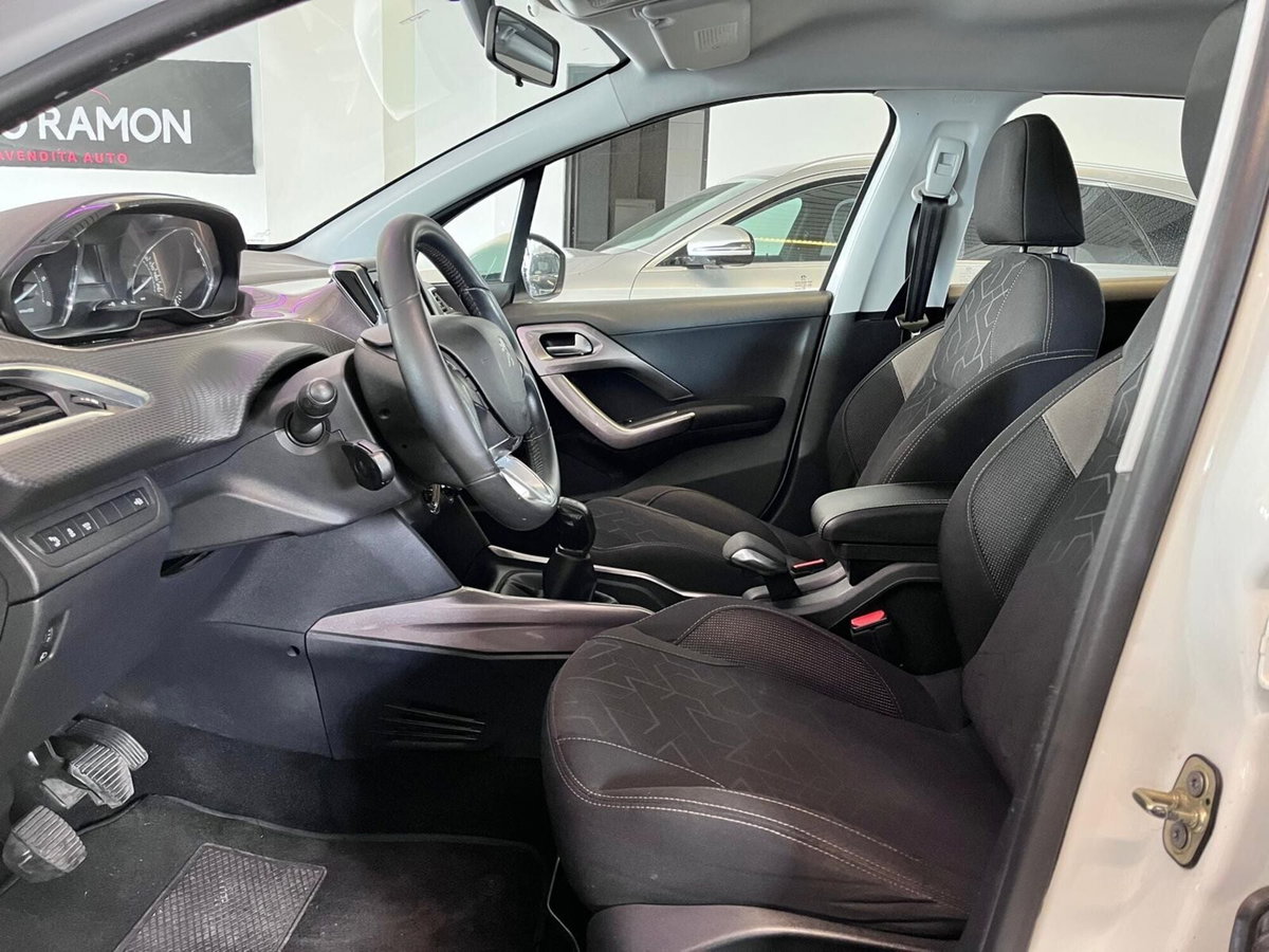Peugeot 2008 e-HDi 92 CV Stop&Start Active (8)
