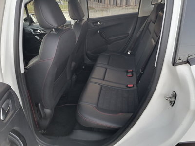 Peugeot 2008 100 GT Line (14)