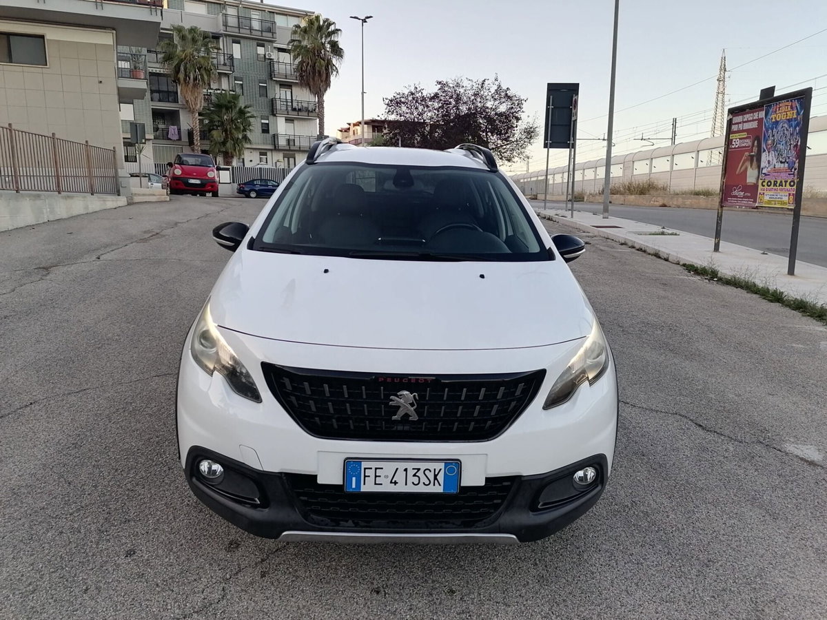 Peugeot 2008 100 GT Line (2)