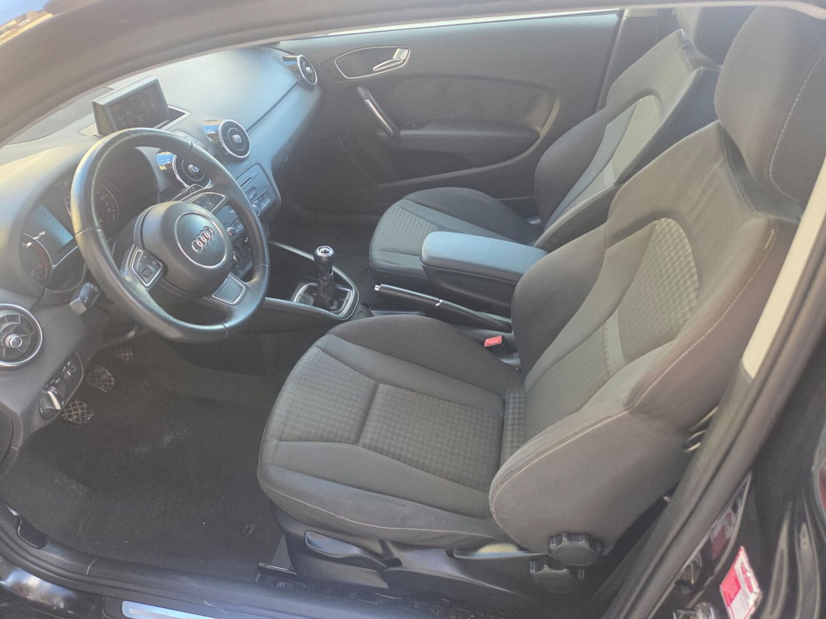 Audi A1 1.2 TFSI Attraction (12)