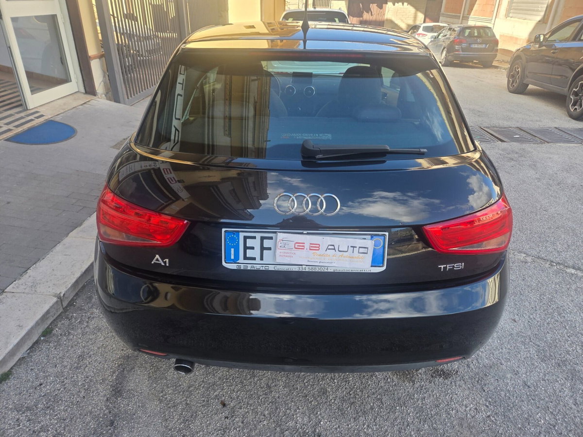 Audi A1 1.2 TFSI Attraction (6)
