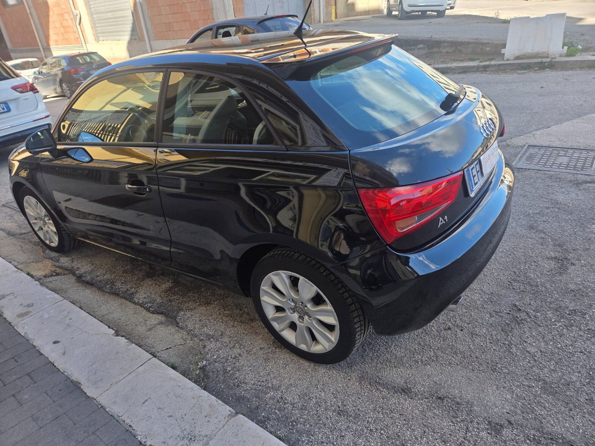 Audi A1 1.2 TFSI Attraction (7)