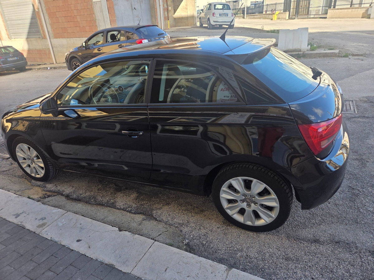 Audi A1 1.2 TFSI Attraction (9)