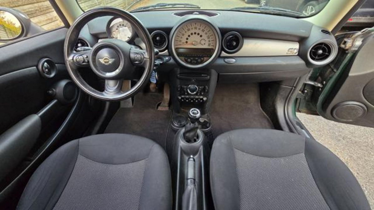 MINI Mini Clubman 1.6 16V Cooper D Clubman (6)