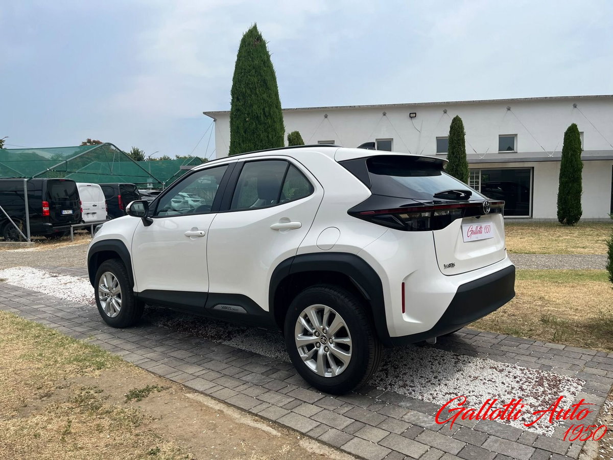 Toyota Yaris Cross Active fwd 115cv e-cvt (2)