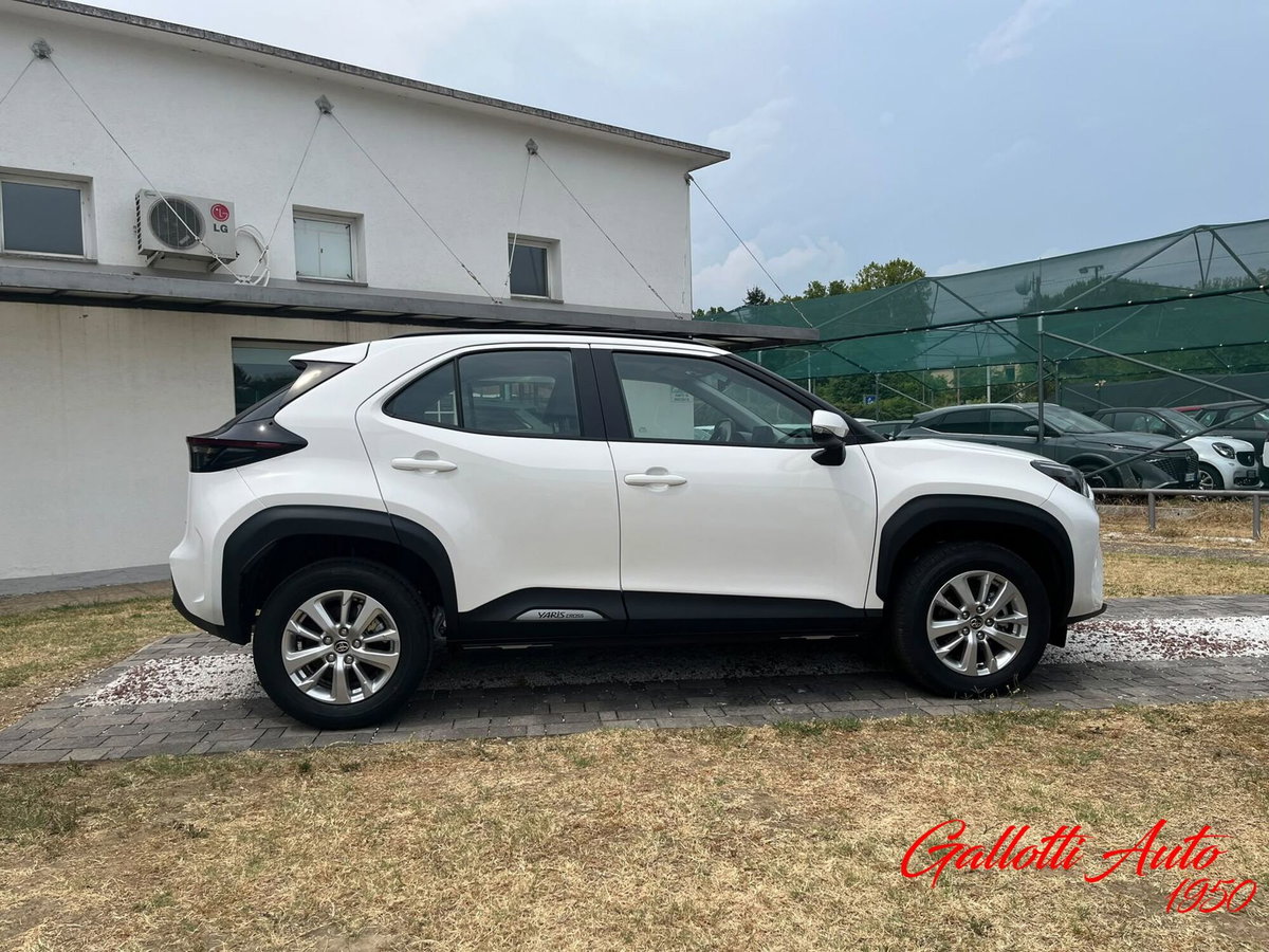 Toyota Yaris Cross Active fwd 115cv e-cvt (8)