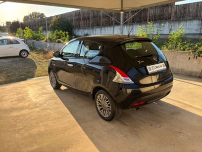 Lancia Ypsilon 1.2 69 CV 5 porte Silver (4)