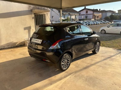 Lancia Ypsilon 1.2 69 CV 5 porte Silver (6)