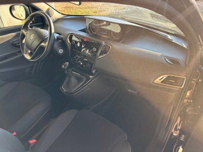 Lancia Ypsilon 1.2 69 CV 5 porte Silver (9)