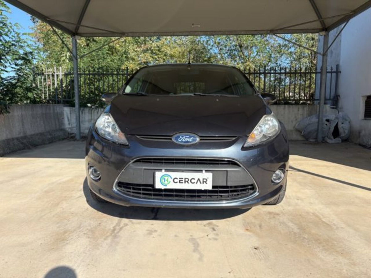 Ford Fiesta 1.2 82 CV 5 porte Titanium (2)