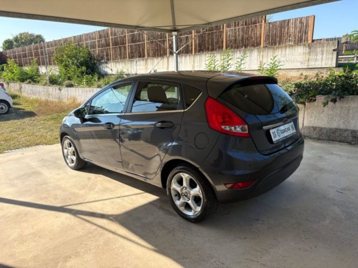 Ford Fiesta 1.2 82 CV 5 porte Titanium (4)