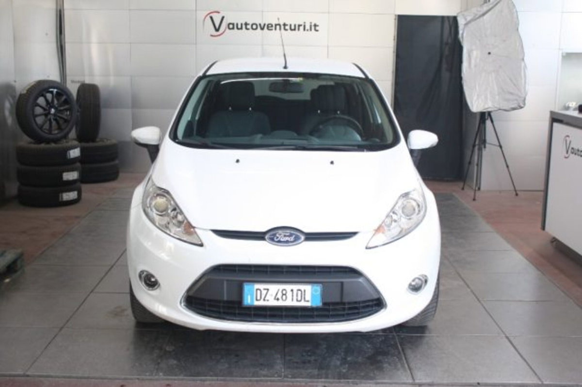 Ford Fiesta 1.4 TDCi 5p. Titanium (2)