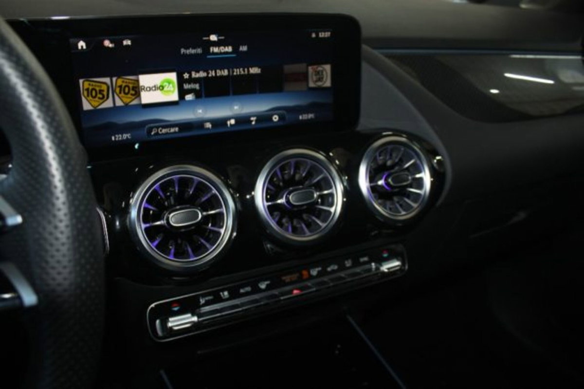 Mercedes-Benz GLA SUV 200 d AMG Line Premium Plus 4matic auto (11)