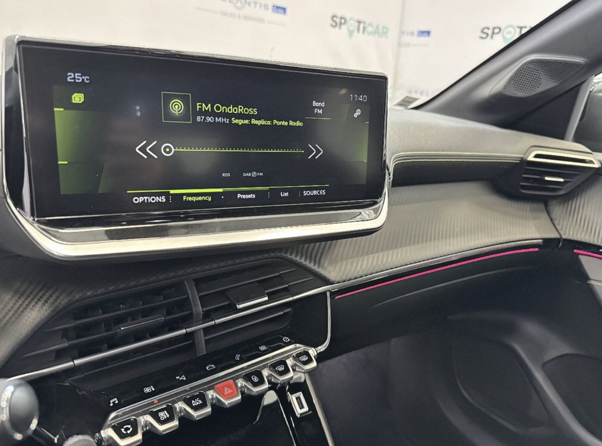 Peugeot 208 PureTech 100 Stop&Start EAT8 5 porte GT (15)