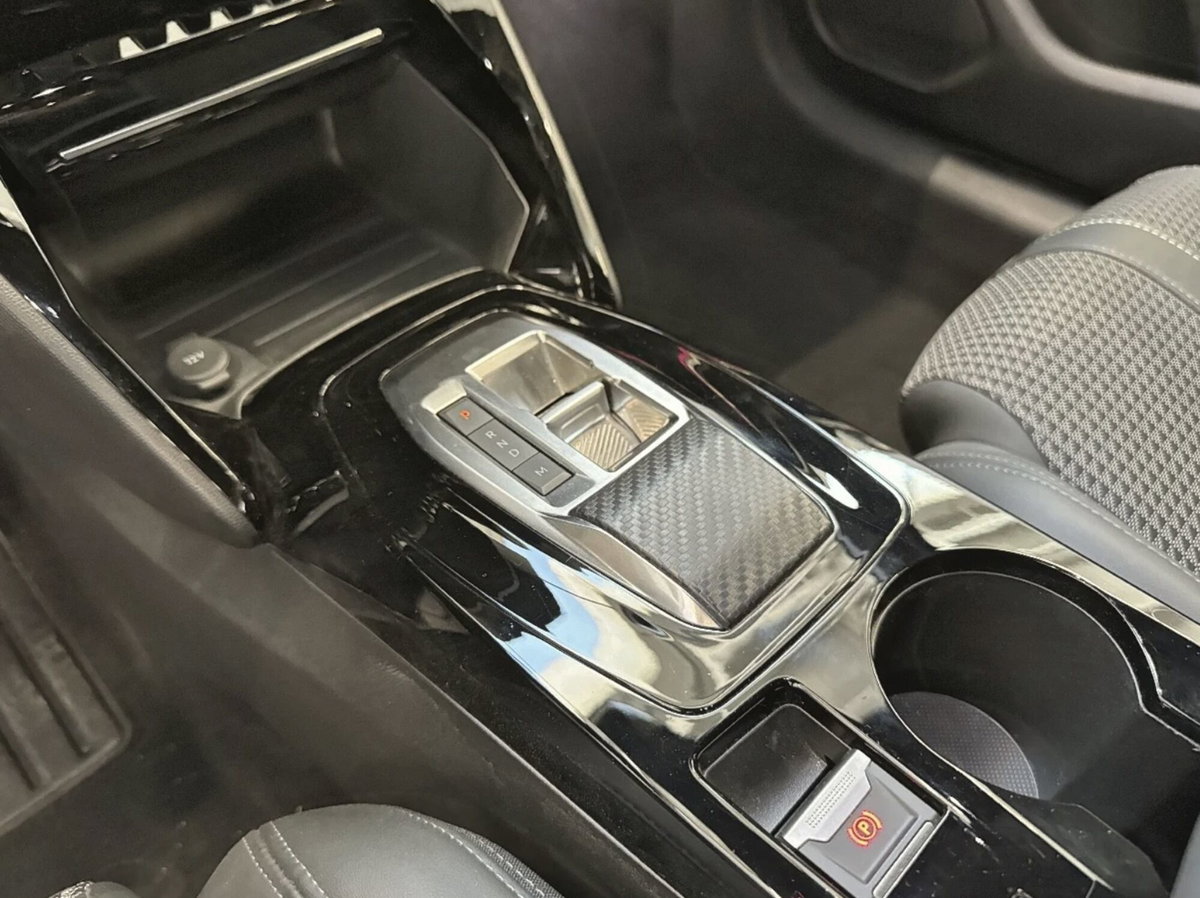 Peugeot 208 PureTech 100 Stop&Start EAT8 5 porte GT (16)