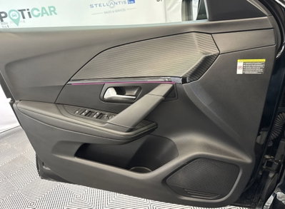 Peugeot 208 PureTech 100 Stop&Start EAT8 5 porte GT (17)
