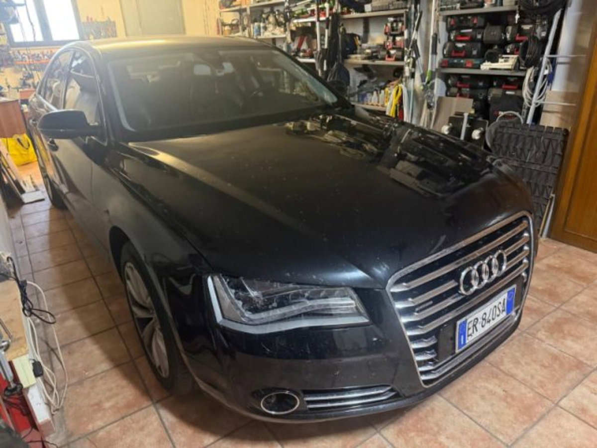 Audi A8 4.2 V8 FSI quattro tiptronic (2)