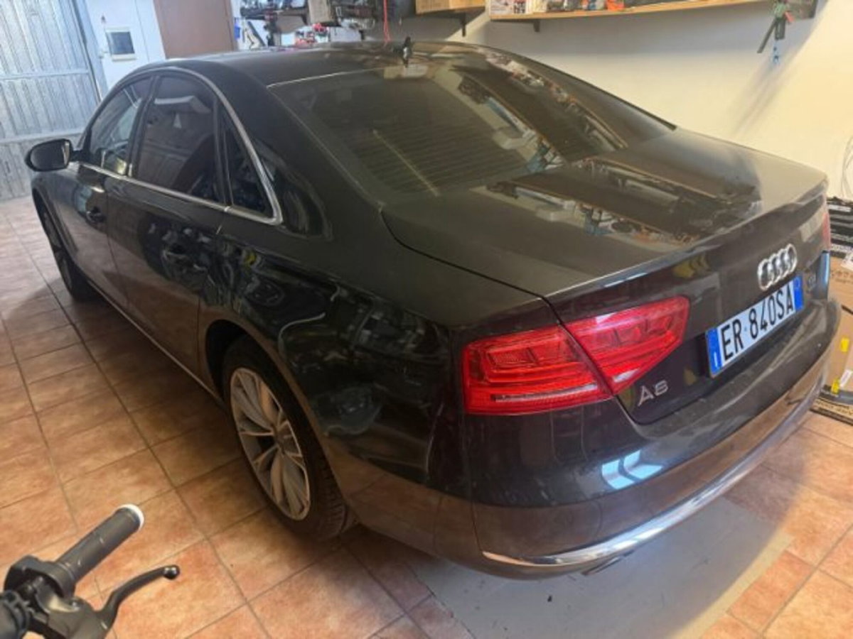 Audi A8 4.2 V8 FSI quattro tiptronic (3)