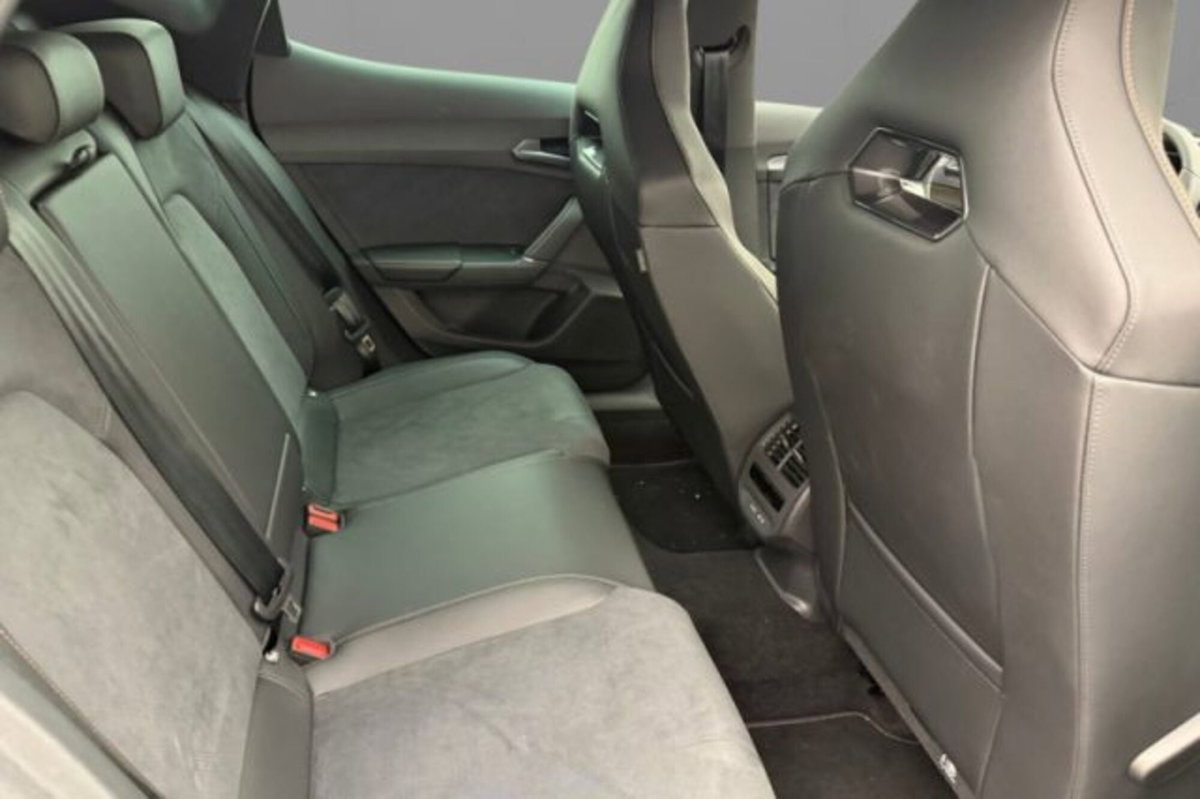 Cupra Formentor 1.5 e-hybrid VZ Extreme 272cv dsg (7)