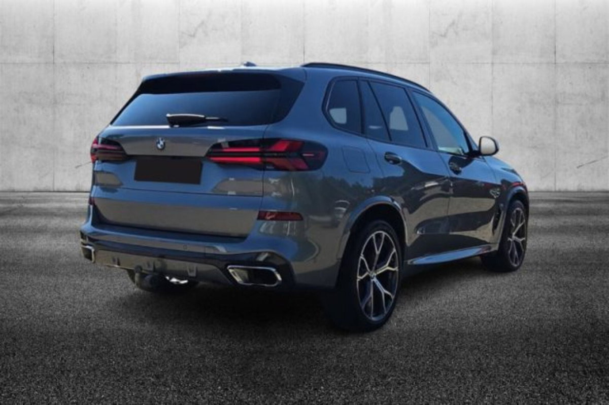 BMW X5 xDrive30d 48V Msport (2)