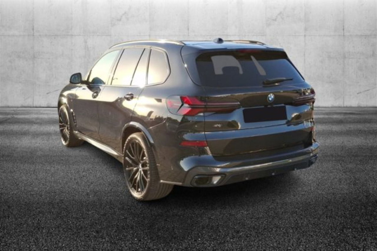 BMW X5 xDrive30d 48V Msport (2)