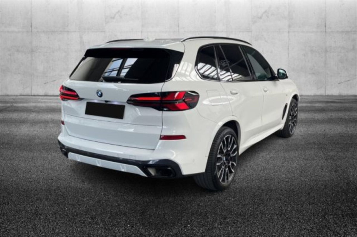 BMW X5 xDrive30d 48V Msport (2)