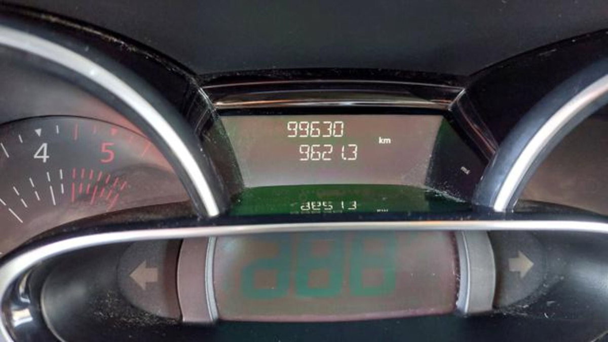 Renault Clio Sporter dCi 8V 75 CV Business (10)