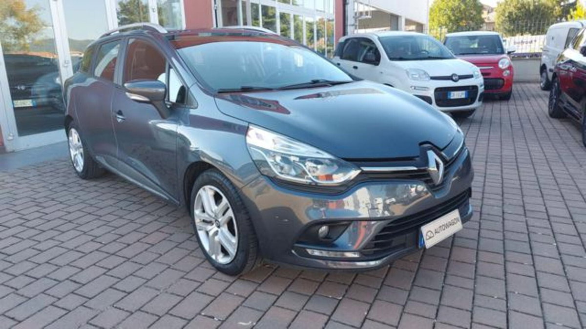 Renault Clio Sporter dCi 8V 75 CV Business (2)