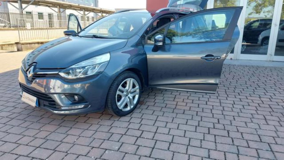 Renault Clio Sporter dCi 8V 75 CV Business (20)
