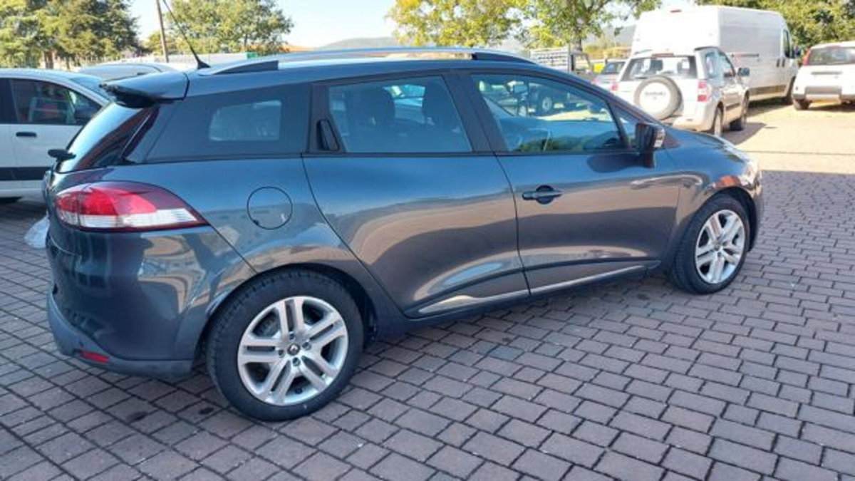 Renault Clio Sporter dCi 8V 75 CV Business (5)