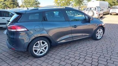 Renault Clio Sporter dCi 8V 75 CV Business (5)