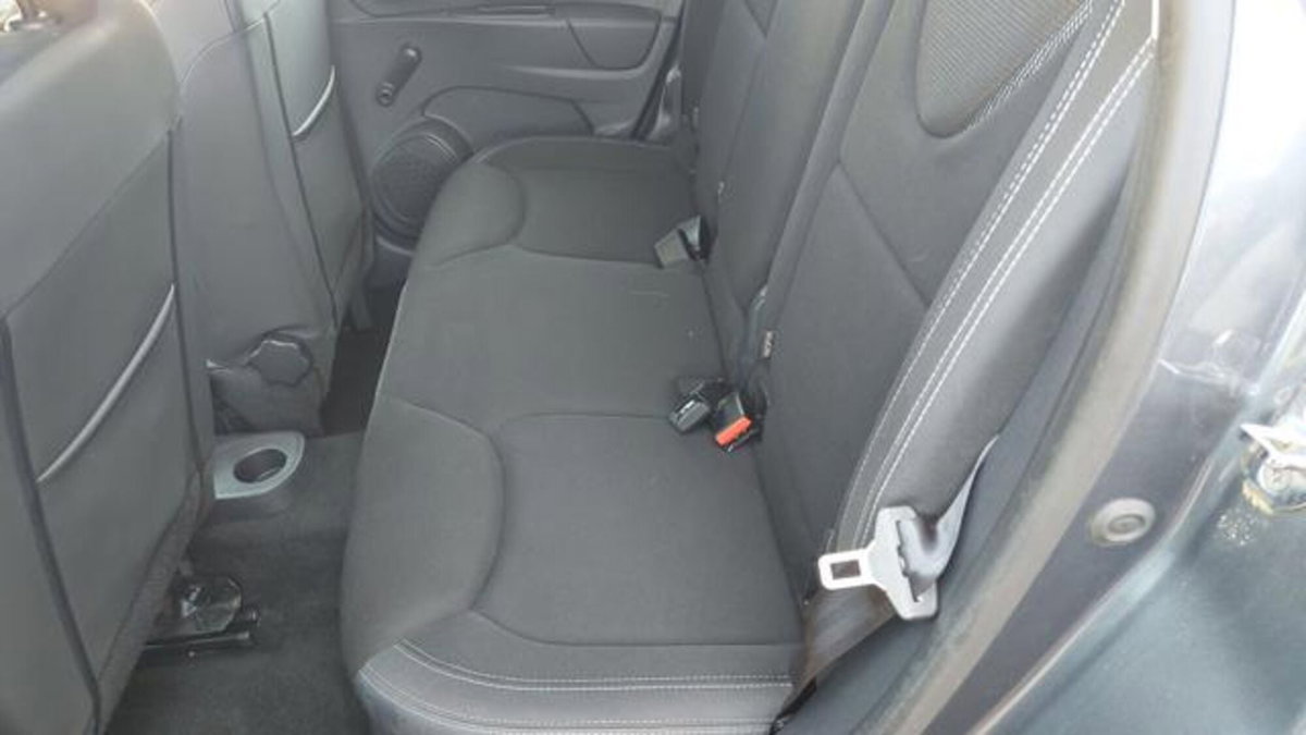 Renault Clio Sporter dCi 8V 75 CV Business (8)