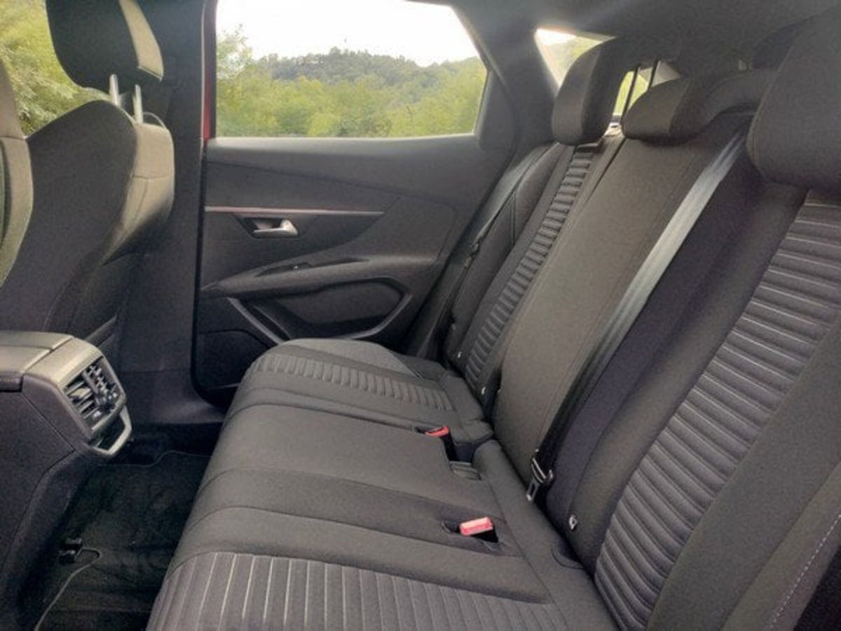 Peugeot 3008 BlueHDi 130 S&S EAT8 Active Pack (14)