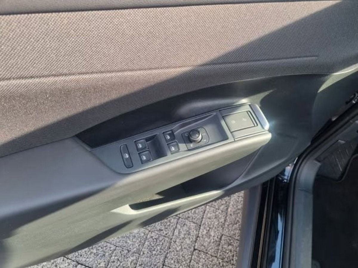 Volkswagen T-Roc 1.5 etsi Life 115cv dsg (11)