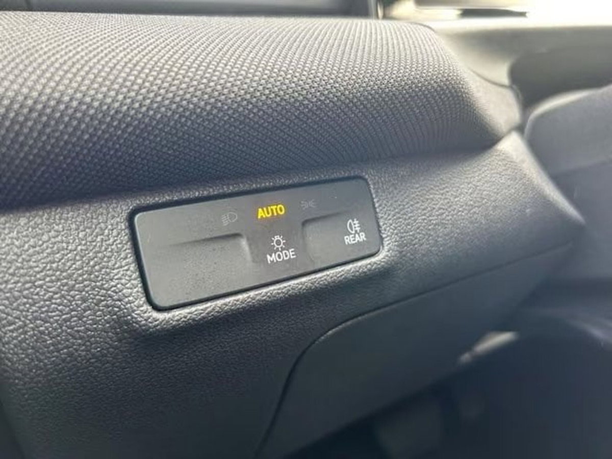 Volkswagen T-Roc 1.5 etsi Life 115cv dsg (11)