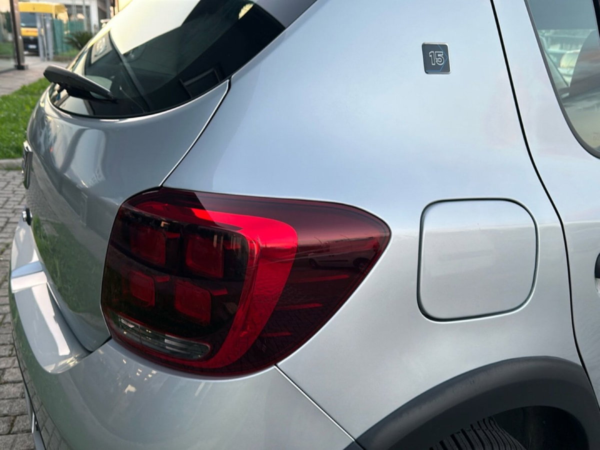 Dacia Sandero Stepway 1.5 Blue dCi 95CV 15th Anniversary (10)