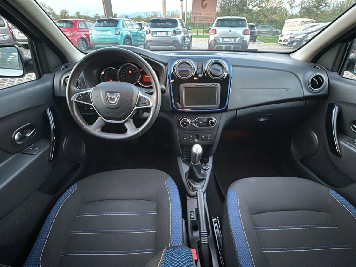 Dacia Sandero Stepway 1.5 Blue dCi 95CV 15th Anniversary (15)