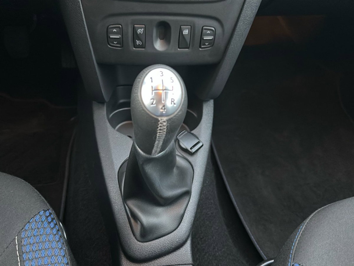 Dacia Sandero Stepway 1.5 Blue dCi 95CV 15th Anniversary (17)