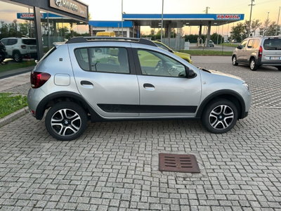 Dacia Sandero Stepway 1.5 Blue dCi 95CV 15th Anniversary (8)