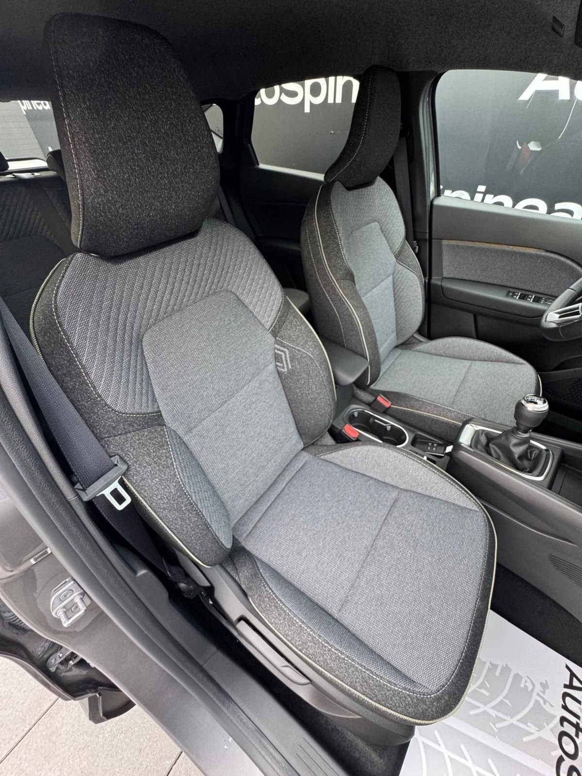 Renault Captur 1.2 eco-g Techno 120cv (17)