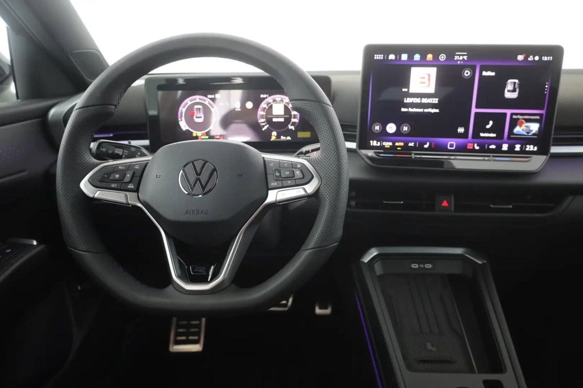 Volkswagen T-Roc 1.5 etsi R-Line 150cv dsg (9)