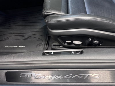 Porsche 911 Cabrio Targa 3.0 4 GTS (13)